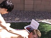 There's a real spark of romance between twinks Lexx Jammer and Chad Hollywood as they share a picnic together outdoors gay outdoor sex vids
